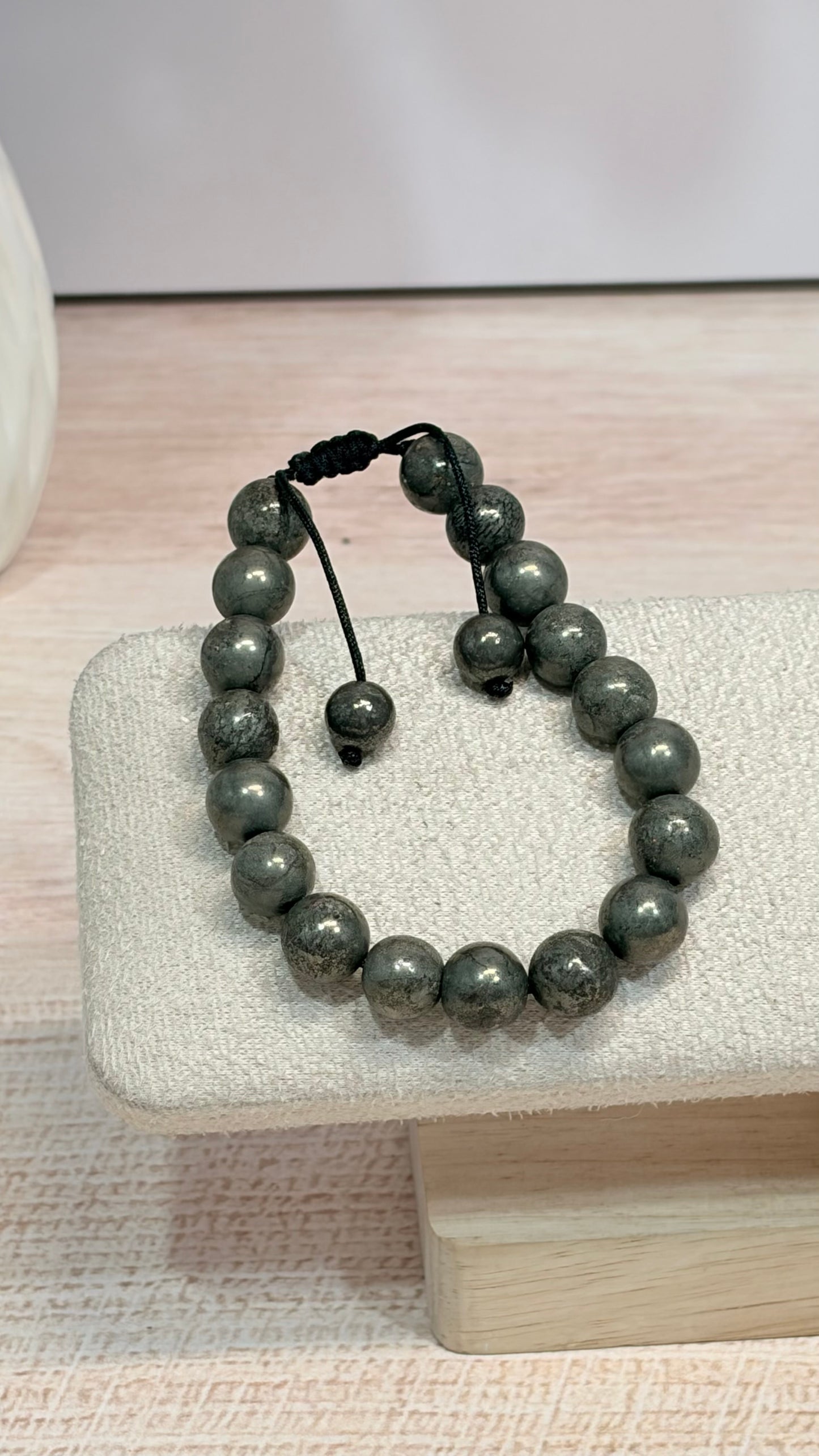 Pulsera de Cuarzo e Hilo