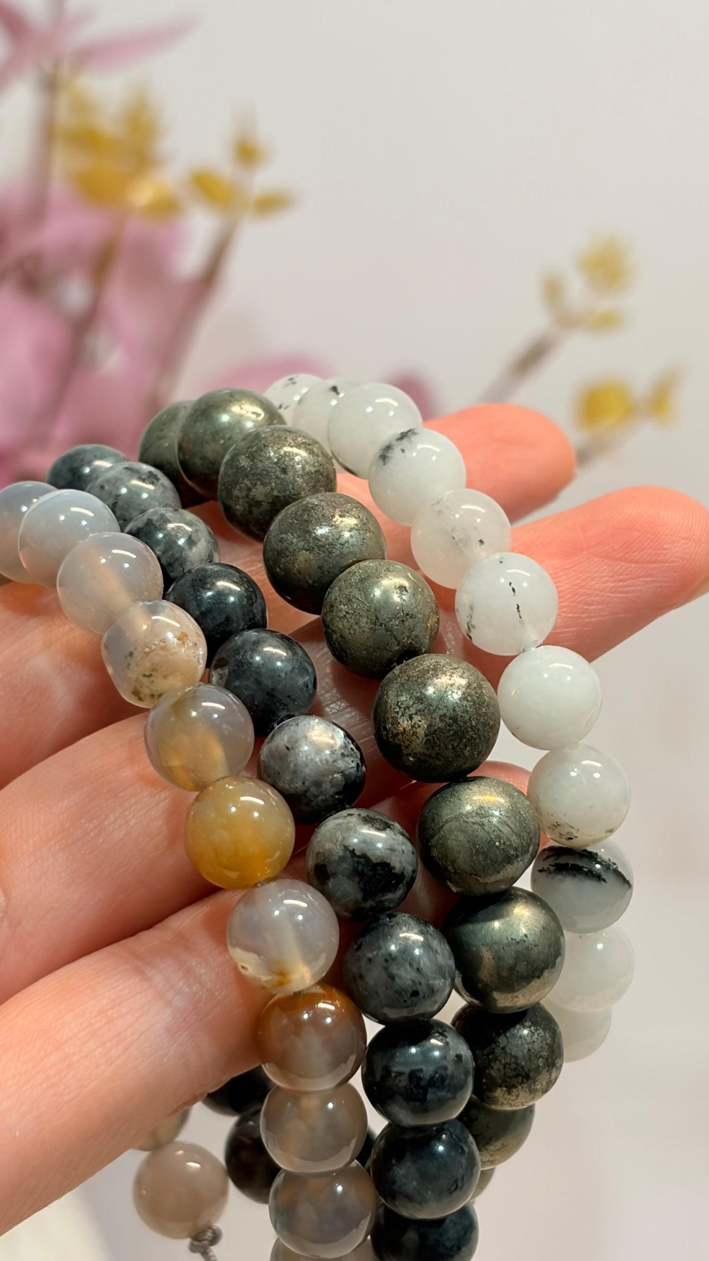Pulsera de Cuarzo e Hilo