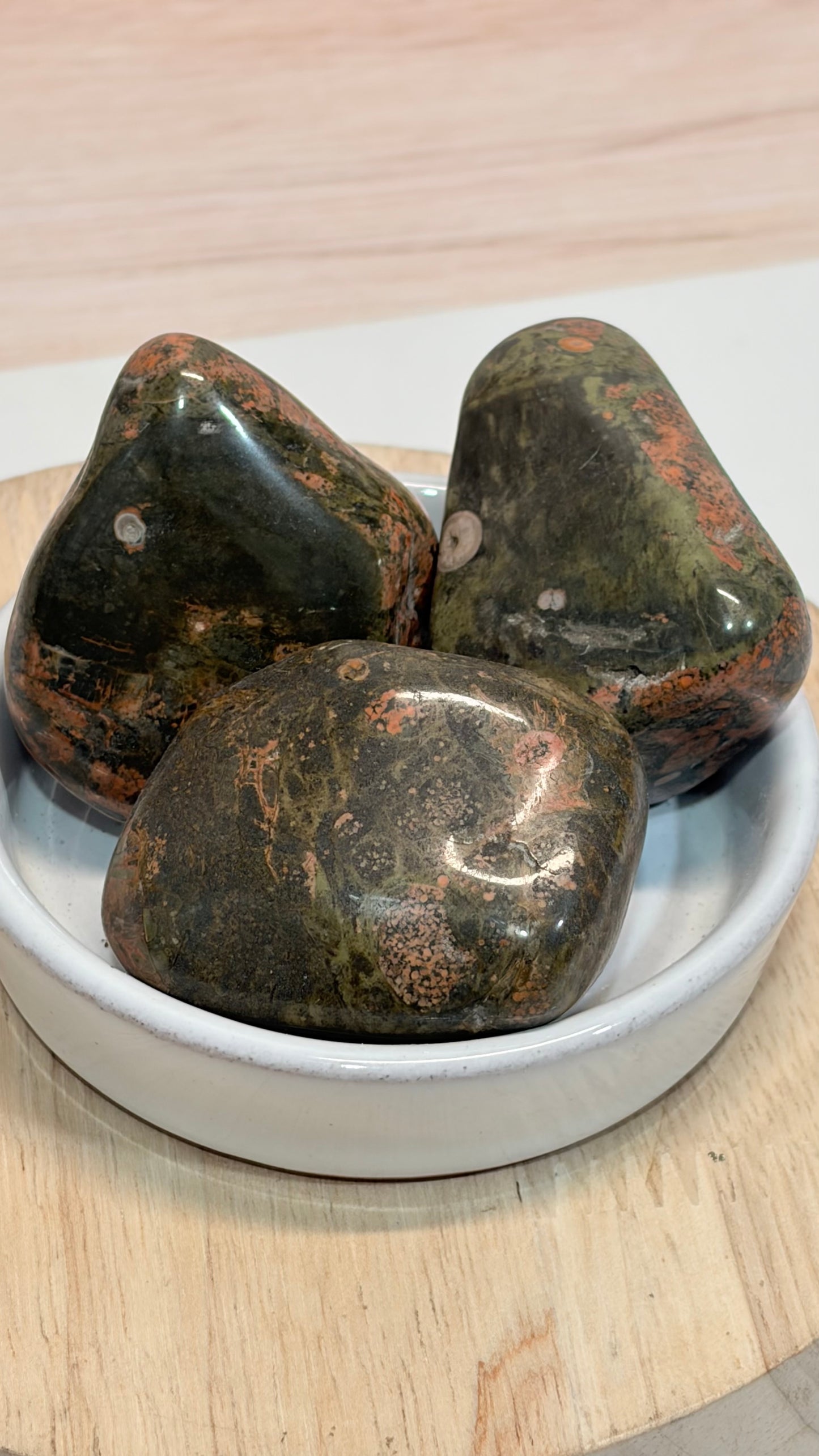 Unakita  • Minerales en Bruto