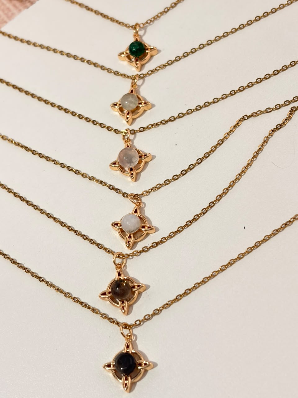 Collar Nudo de Bruja  Mágico