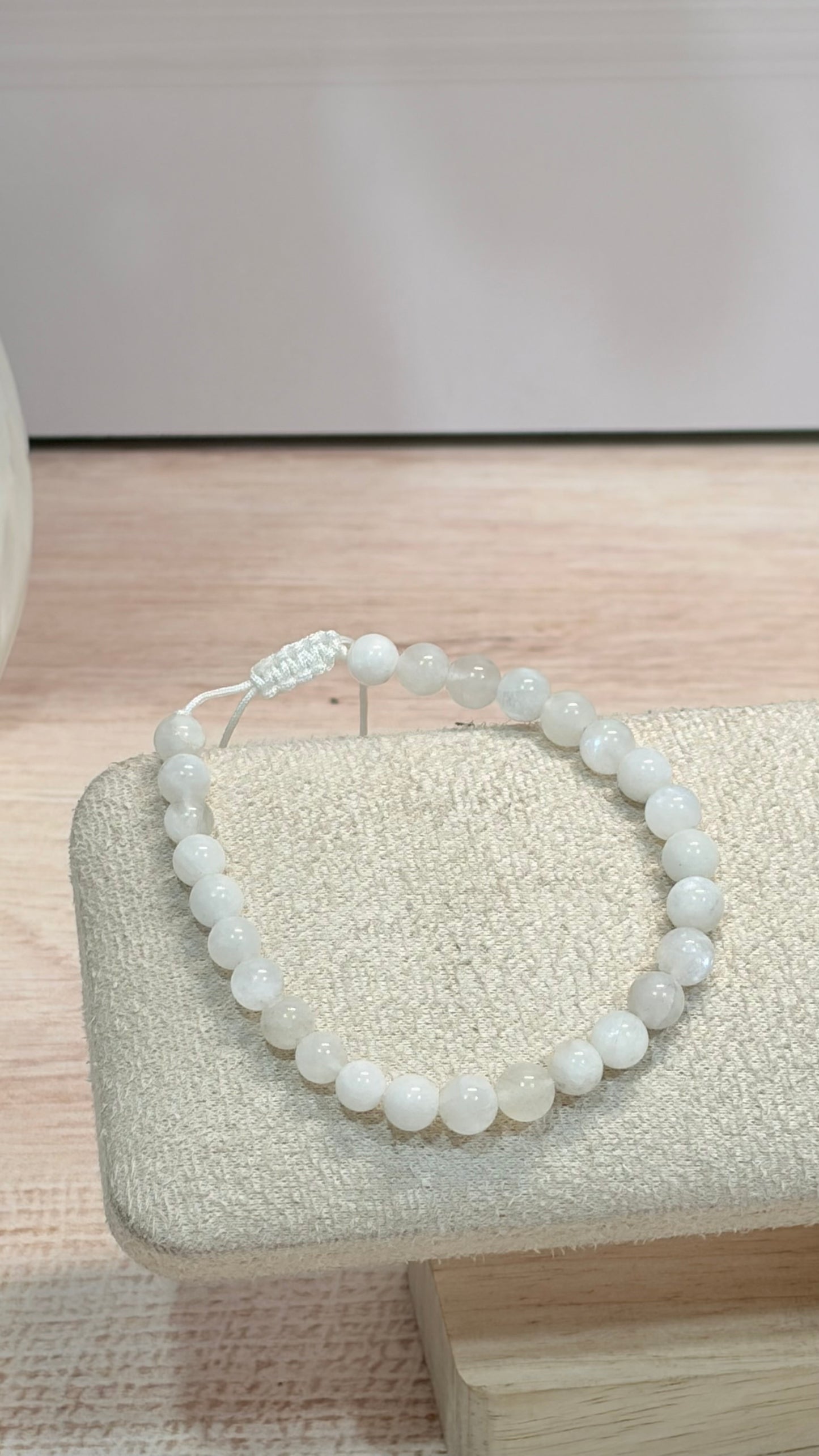 Pulsera de Cuarzo e Hilo