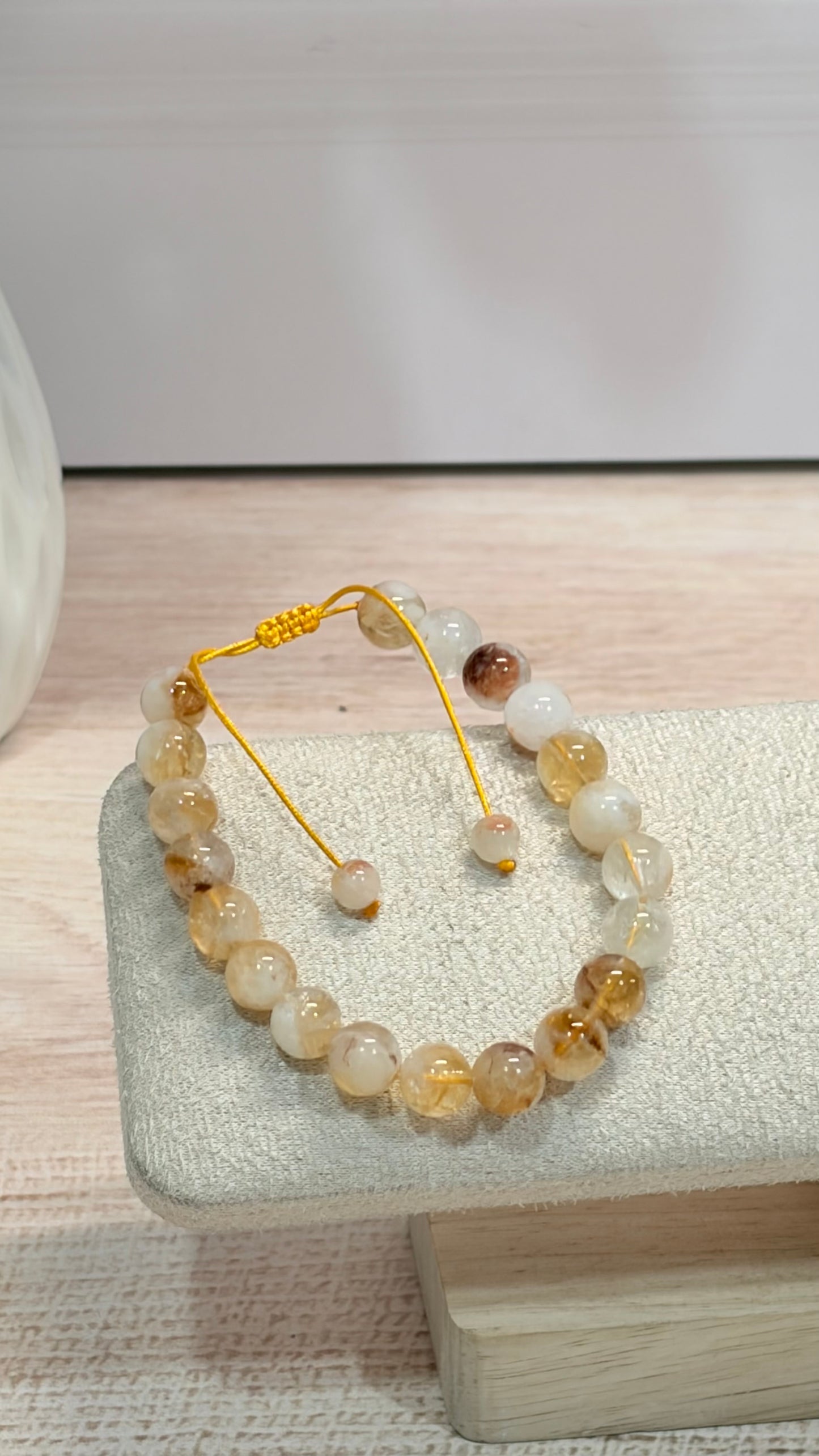Pulsera de Cuarzo e Hilo